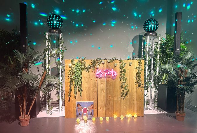 Disco dj-booth 